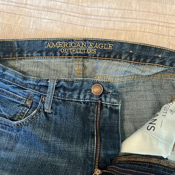 American Eagle men’s medium wash Original Straight jeans. Size 33x30 - Picture 4 of 5